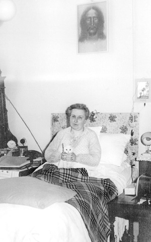 ベッドの中のマリア