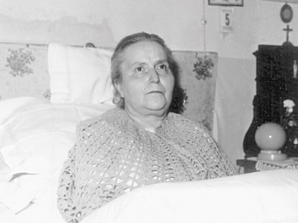 ベッドの中のマリア